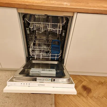 Apartament 86 *